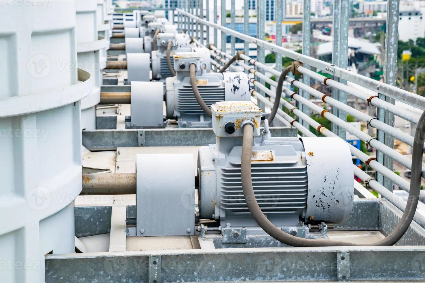 Industrial cooling tower motor with moisture protection for HVAC applications